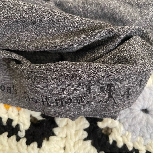 $50/2 lululemon Swiftly-Tech Racerback Tank 2.0 *Race, Slate/White, Size 4 - Picture 3 of 4